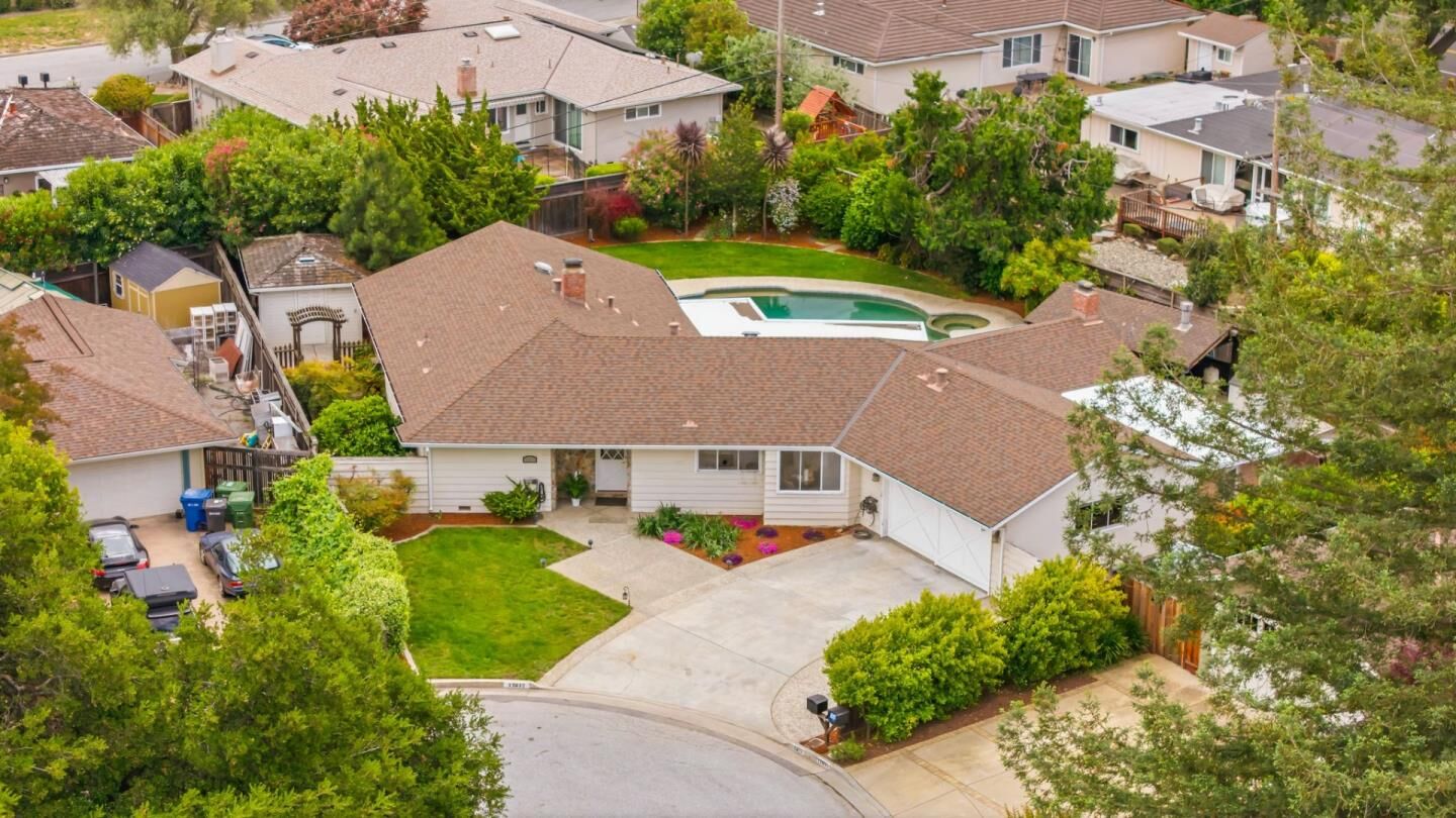 Property Photo:  12817 Saratoga Glen Court  CA 95070 