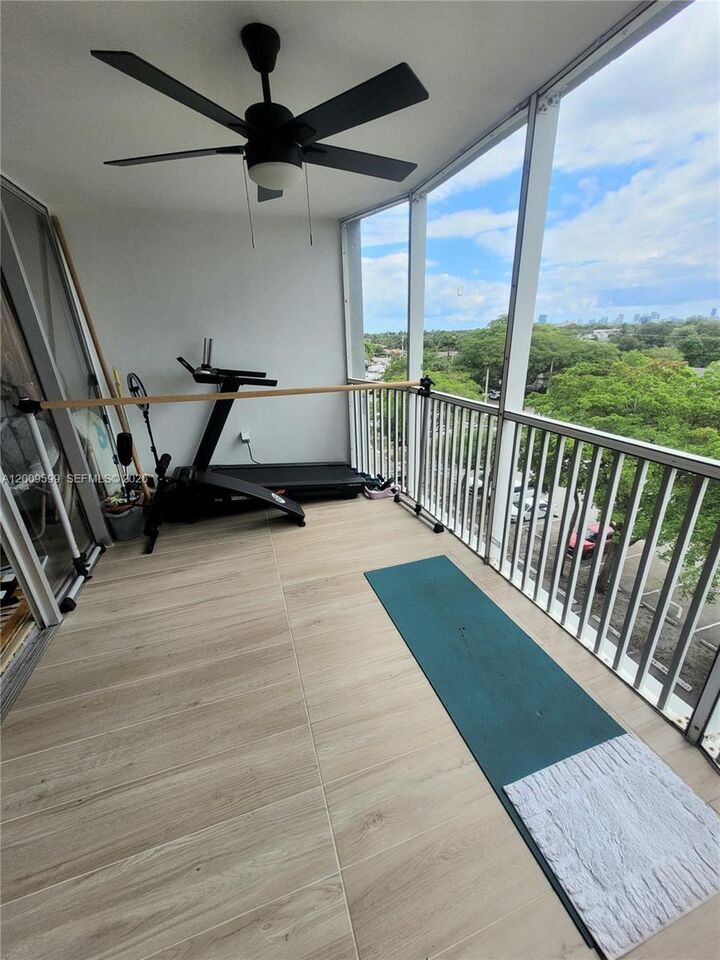Property Photo:  1780 NE 191st St 611-2  FL 33179 