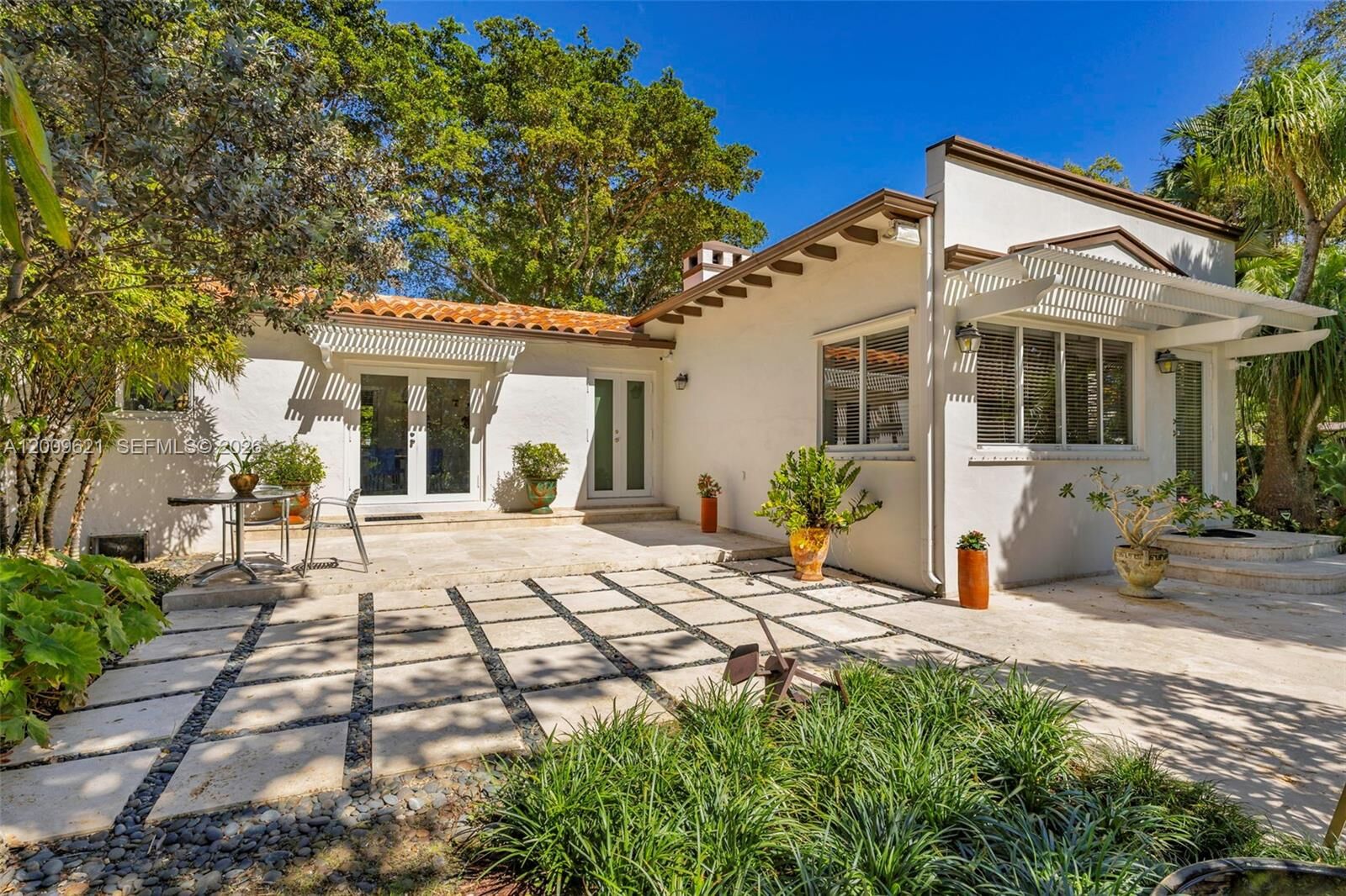 Property Photo:  482 NE 93rd St  FL 33138 