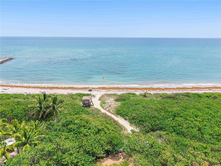 Property Photo:  950 De Soto Rd 3C  FL 33432 