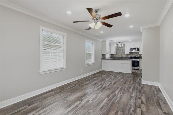 Property Photo:  1906 8th Avenue  LA 70601 