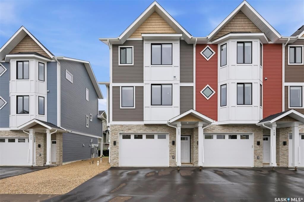Property Photo: 3220 11th Street W 127 SK S7M 5M4