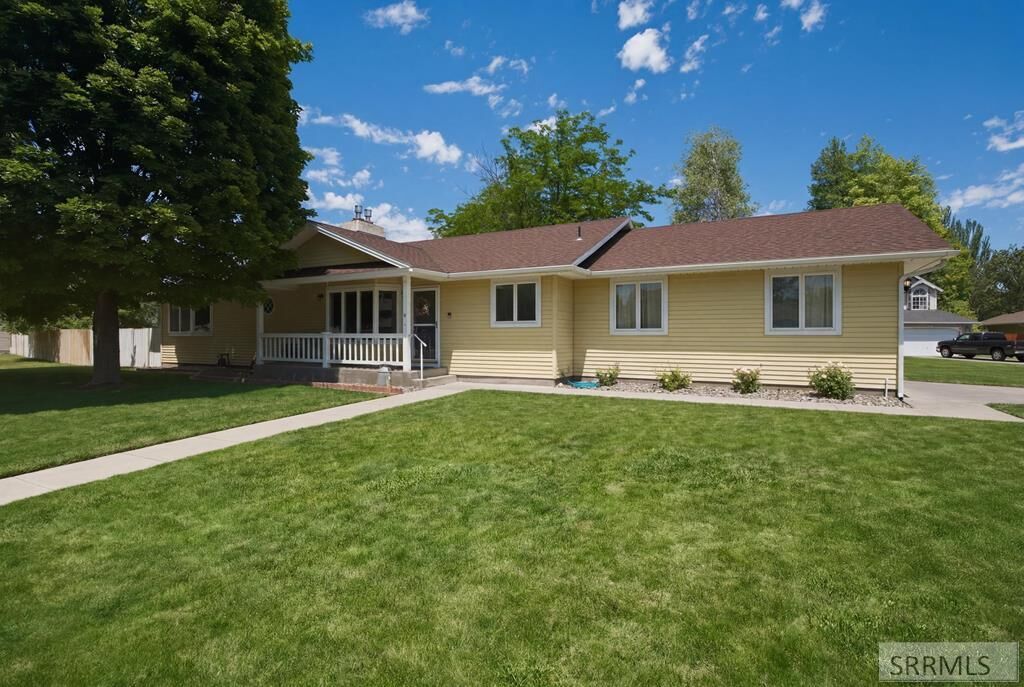 Property Photo:  2945 Chaparral Drive  ID 83404 