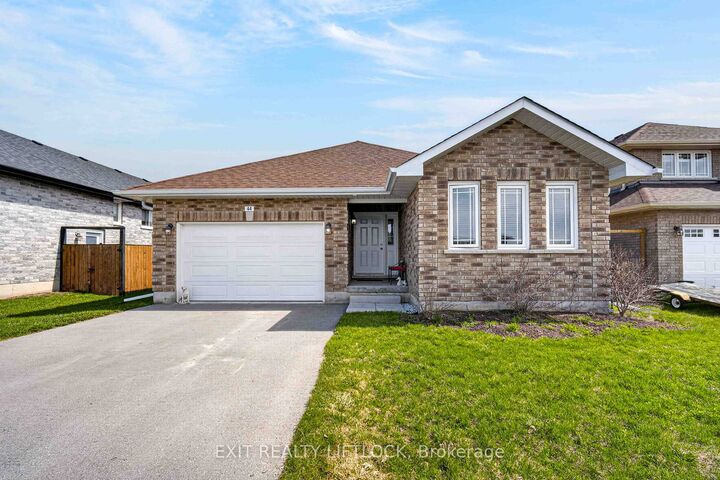 44 Helen Street — photo 1