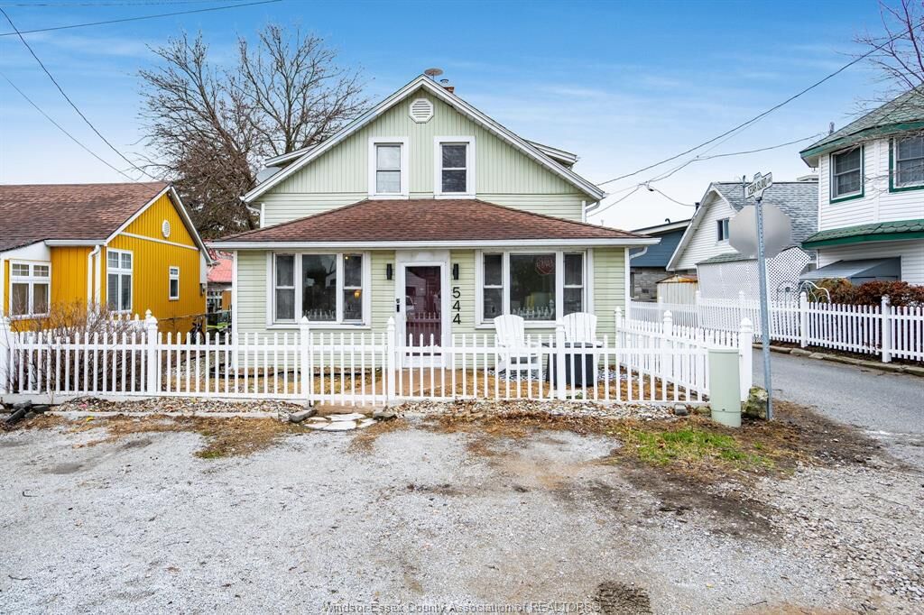 Property Photo:  544 1st Boulevard  ON N9Y 3V8 