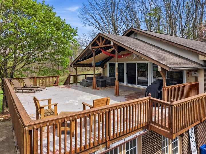 Property Photo:  215 Wises Grove Rd  PA 15066 