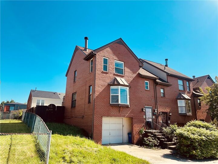 Property Photo:  1854 Arcena St  PA 15219 