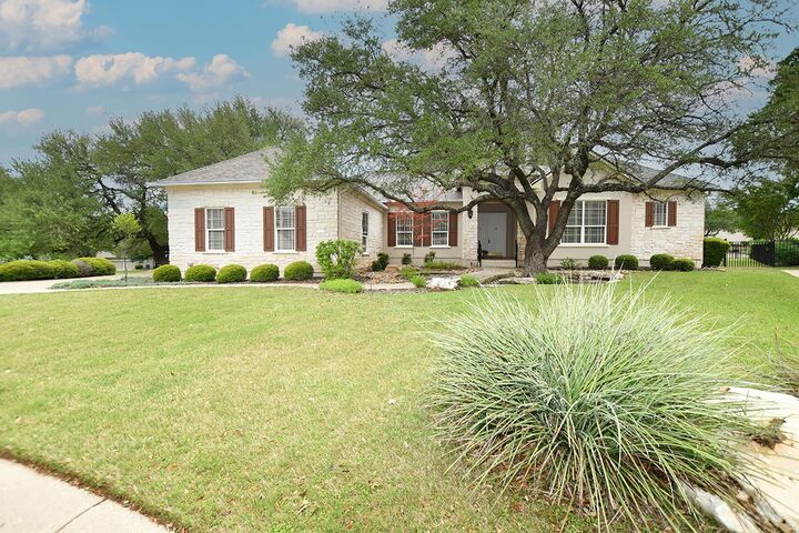 Property Photo:  120 Golf View Drive Drive  TX 78633 