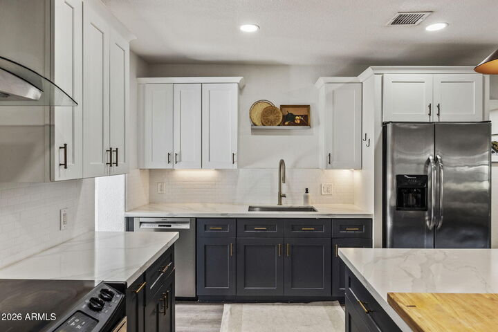 Property Photo:  4001 N 33rd Street  AZ 85018 