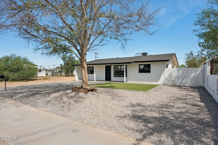 Property Photo:  1214 E Henry Street  AZ 85288 