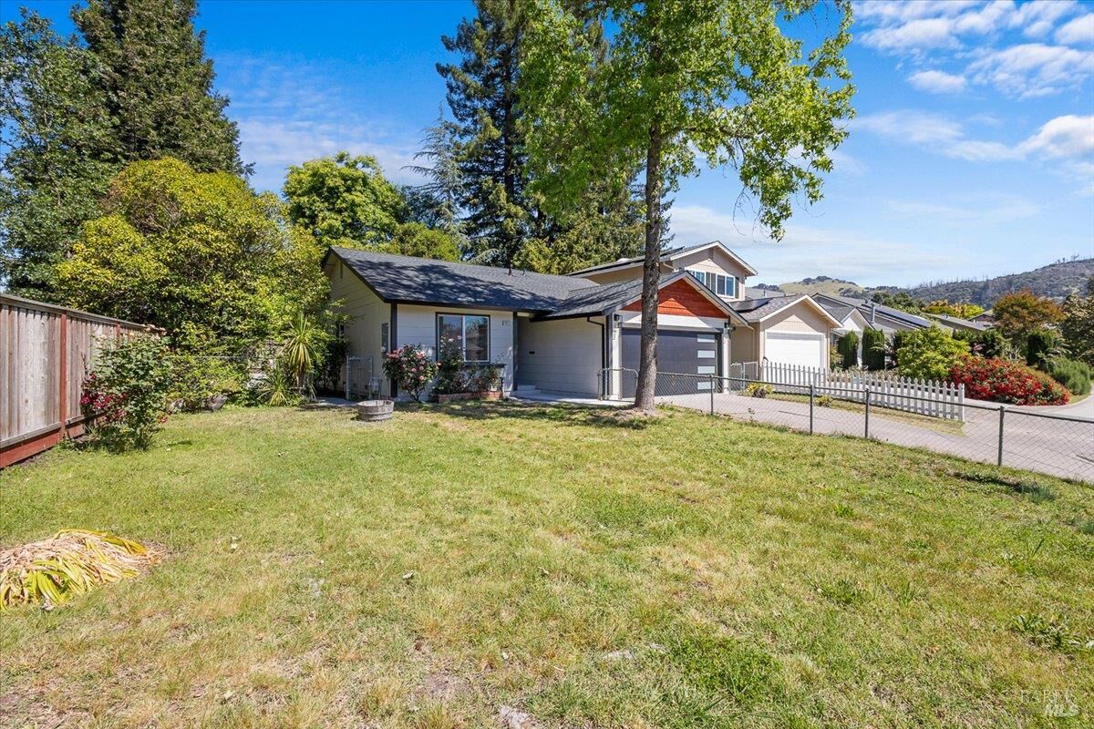 Property Photo:  4911 Oak Park Way  CA 95409 