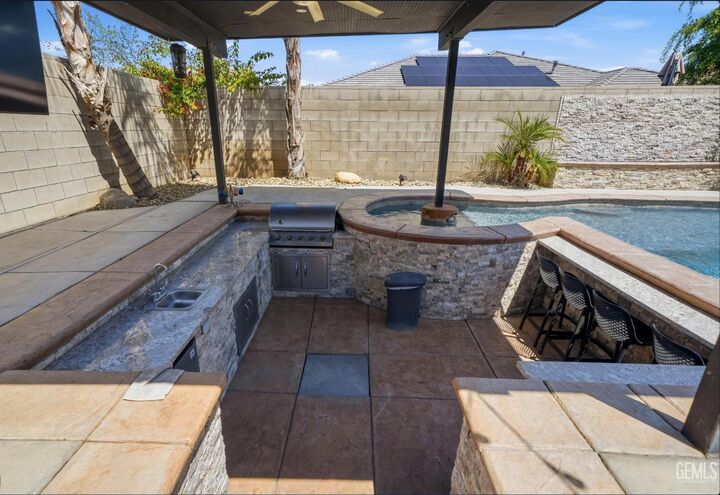 Property Photo:  15128 Juneberry Court  CA 93314 