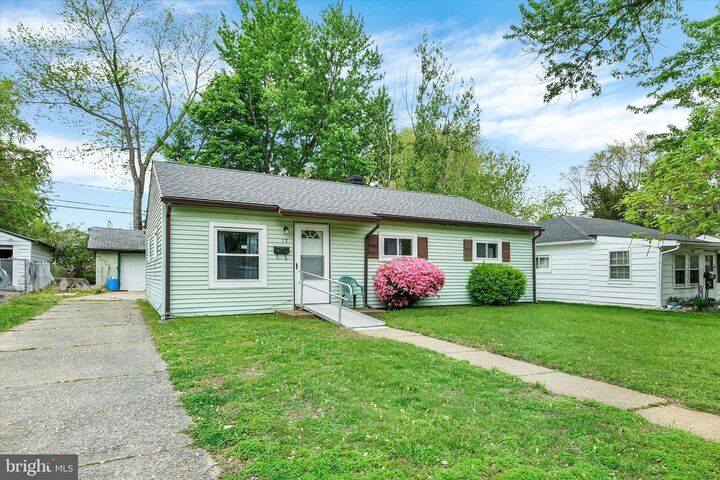 Property Photo:  17 Onaway Place  DE 19720 