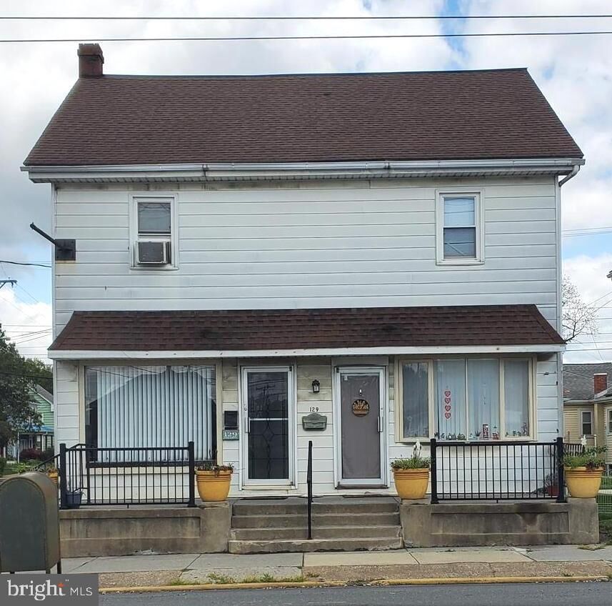 Property Photo:  129 W Main  PA 17078 