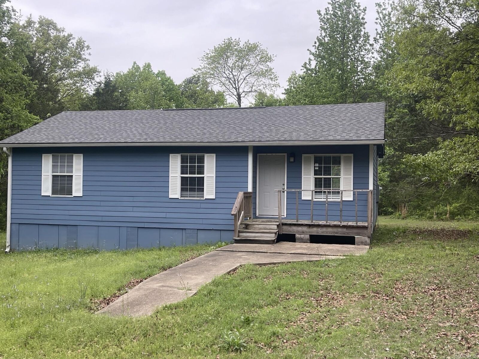 Property Photo: 3076 Greers Ferry Rd AR 72530