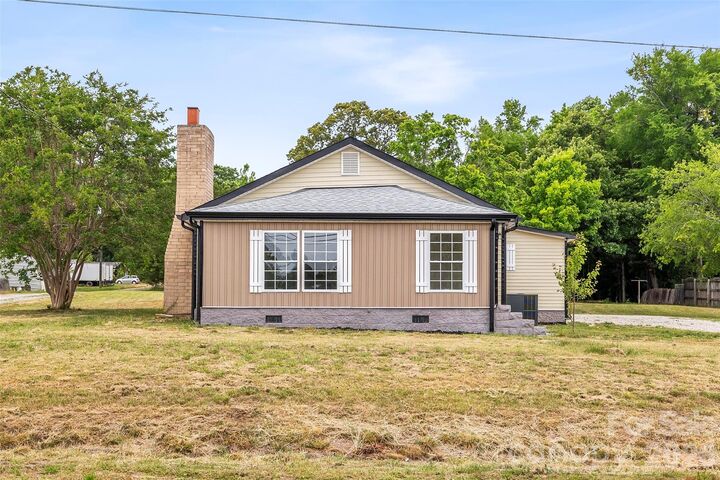 Property Photo:  2480 Artz Road  NC 28146 