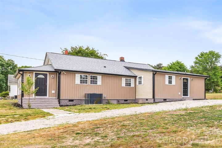 Property Photo: 2480 Artz Road NC 28146
