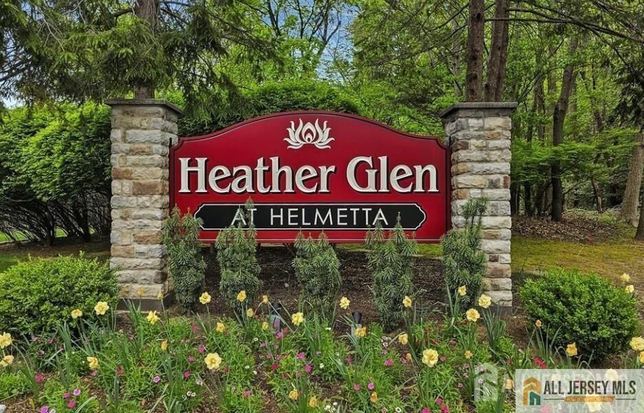 Property Photo:  2710 Ridgefield Court 2710  NJ 08828 