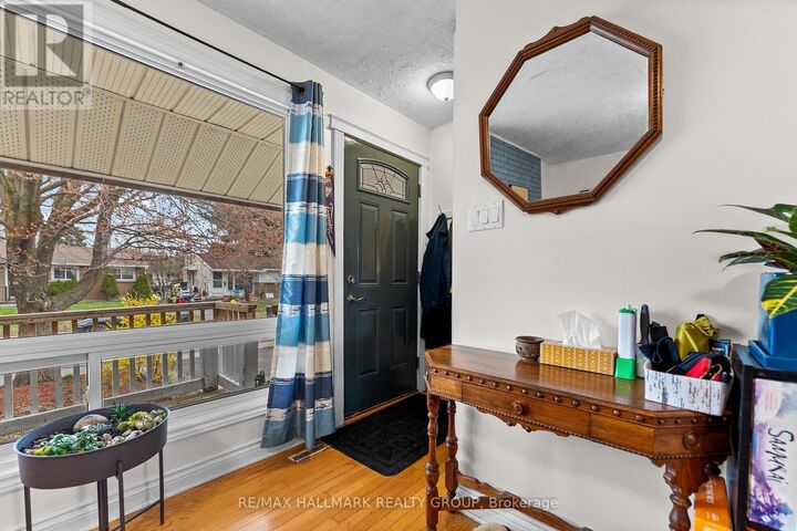 Property Photo: 1318 Avenue Q ON K1G 0B6