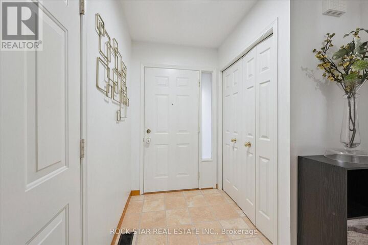 Property Photo:  267 Grey Fox Drive  ON N2E 3N8 