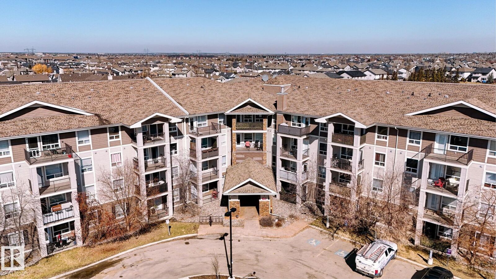 Property Photo: 7327 South Terwillegar Drive NW 7226 AB T6R 0L8