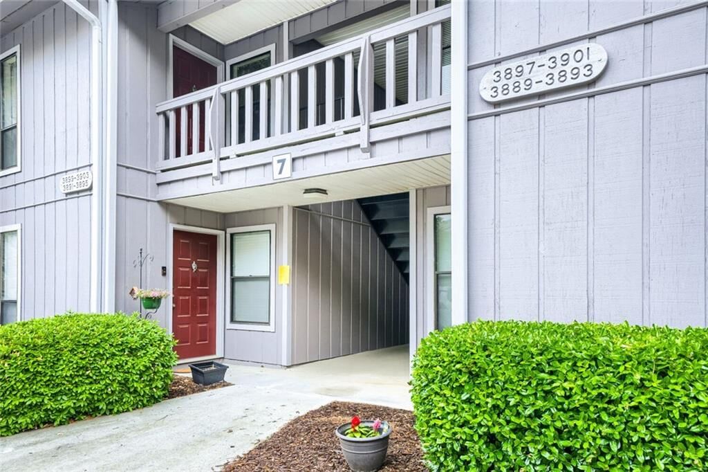 Property Photo: 3903 Woodridge Way GA 30084