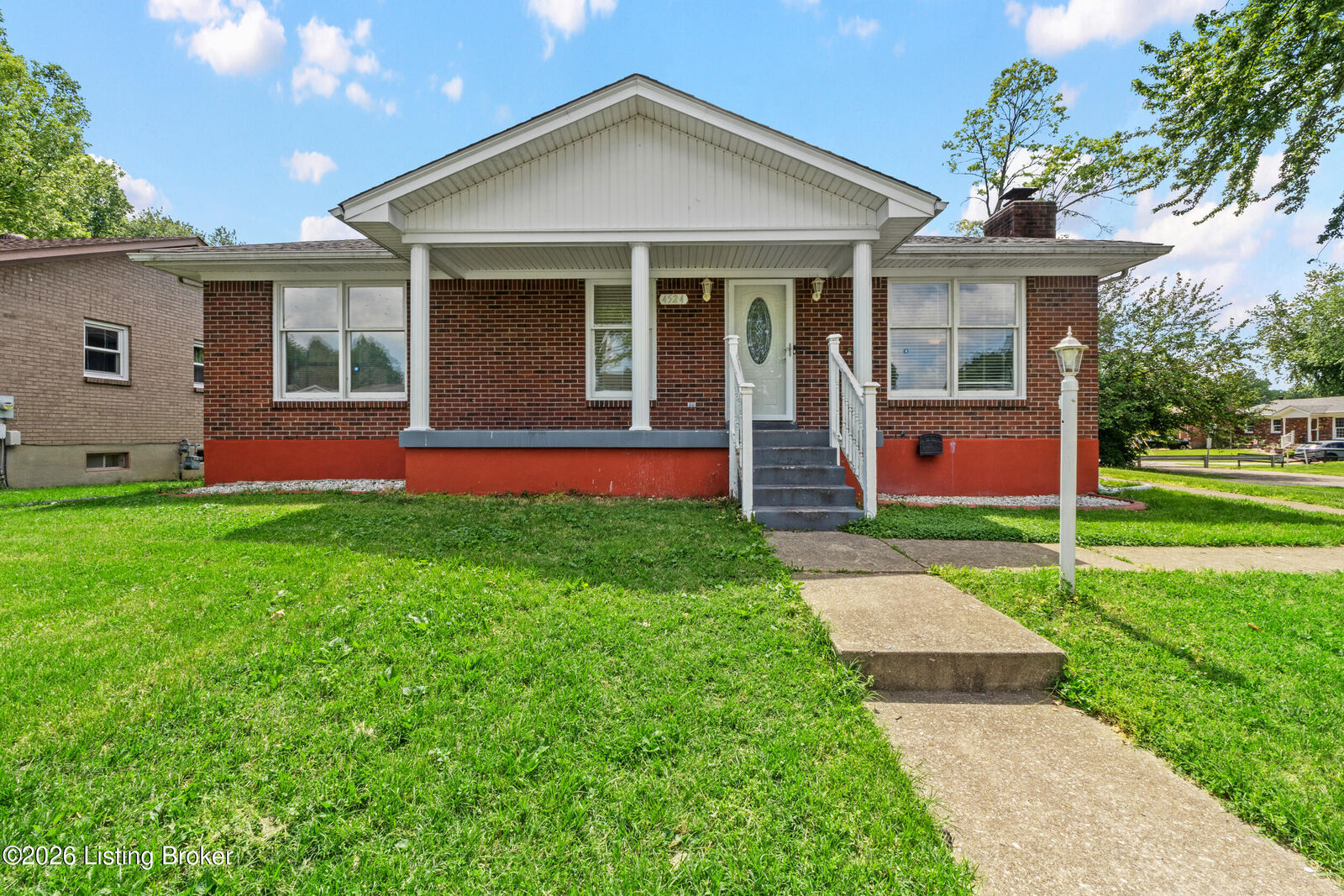Property Photo: 4524 Sandhill Rd KY 40219