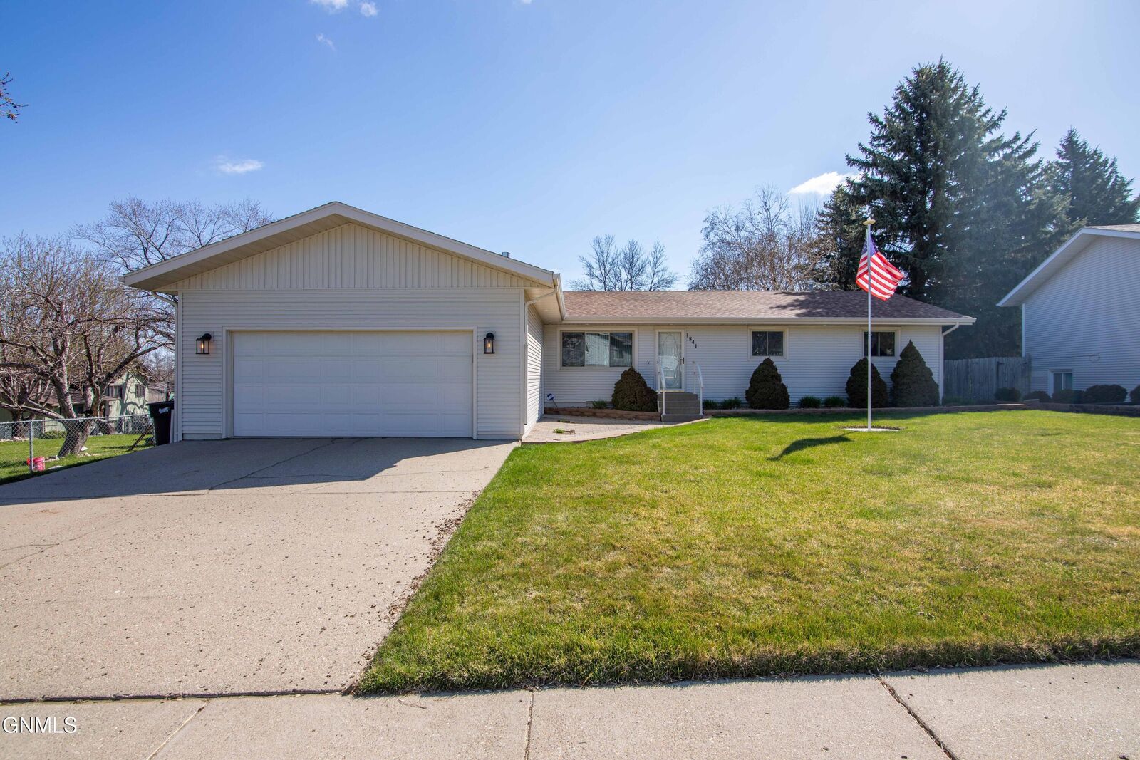 Property Photo:  1841 21st Street  ND 58501 