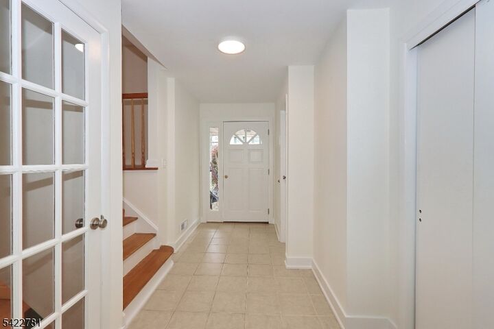 Property Photo:  2260 Sunrise Ct  NJ 07076 