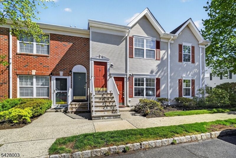 Property Photo:  46 Stillwell Ct  NJ 08807 