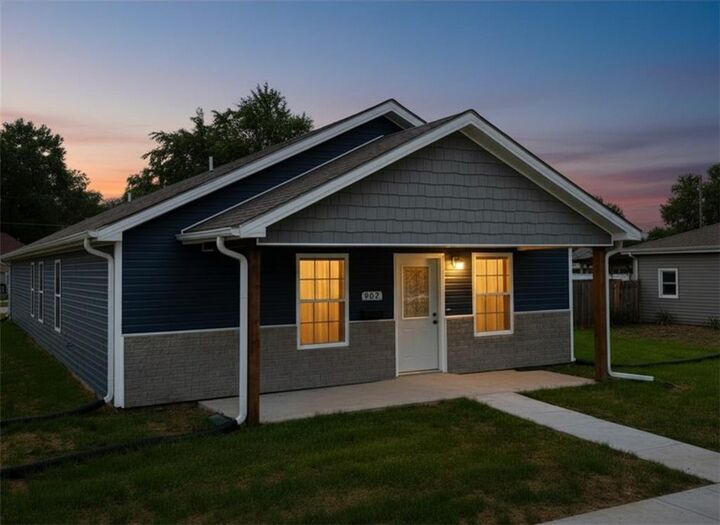 Property Photo:  902 Morgan Street  MO 64504 