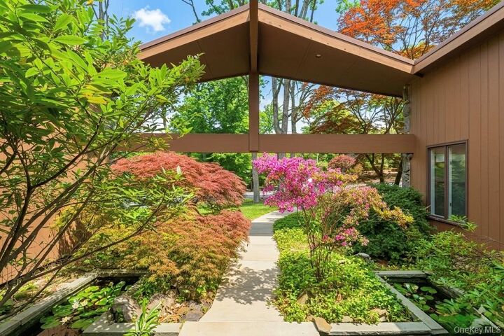 Property Photo:  1 Druid Court  NY 10901 