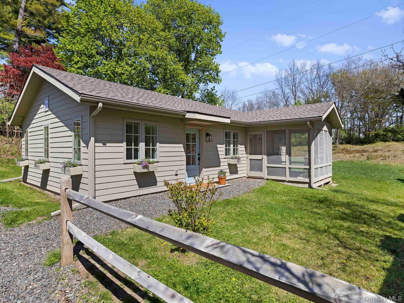 Property Photo:  555 Mountain View Avenue  NY 12443 
