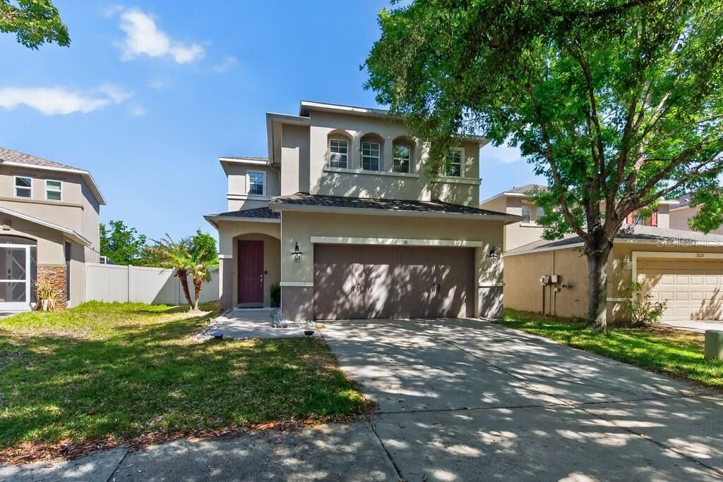 Property Photo: 11118 Silver Fern Way FL 33569