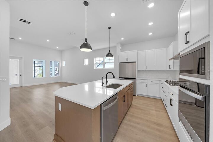 Property Photo:  7267 Kodiak Lane  FL 34240 