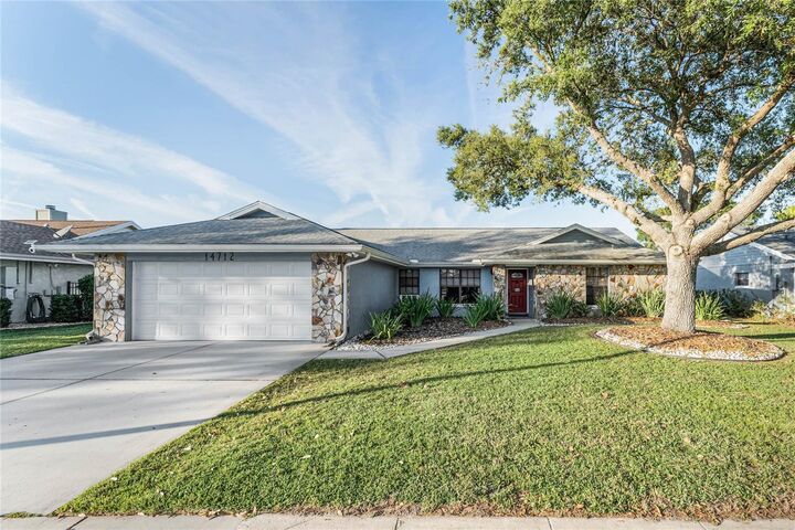 Property Photo:  14712 Eagles Crossing Drive  FL 32837 