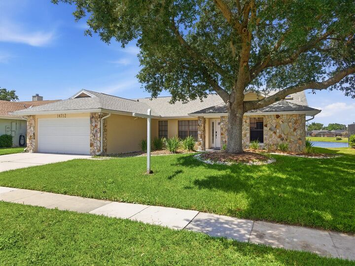 Property Photo:  14712 Eagles Crossing Drive  FL 32837 