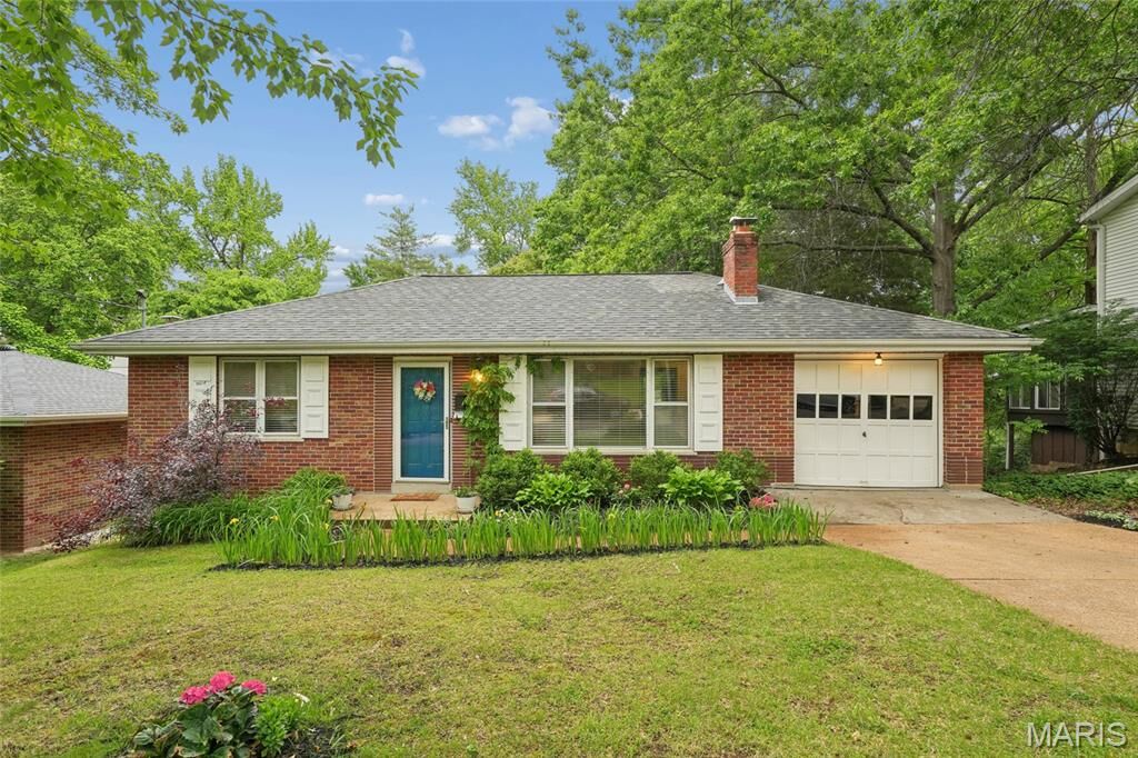Property Photo:  7313 Nottingham Avenue  MO 63119 