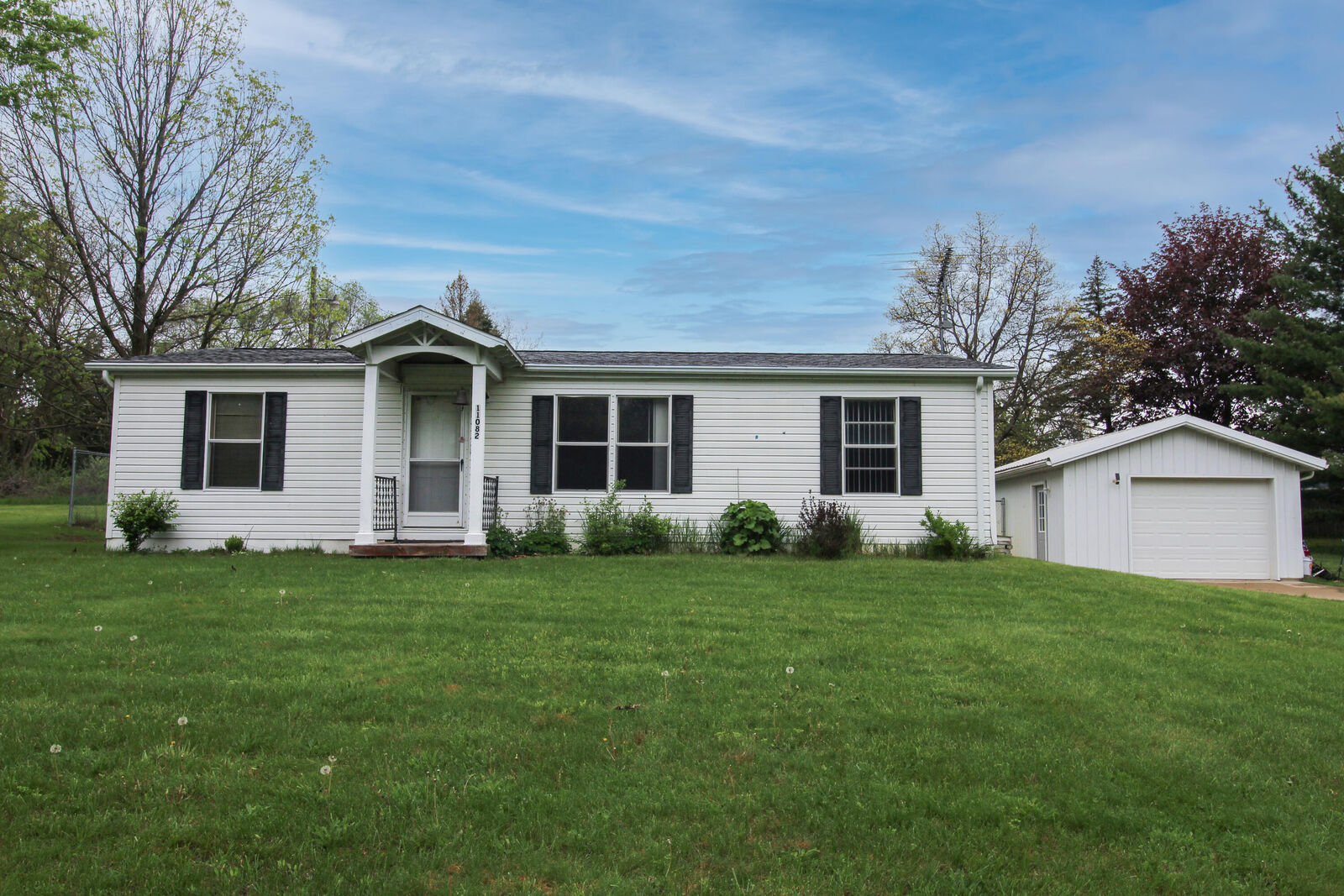 Property Photo:  11082 Elizabeth Drive  MI 49093 
