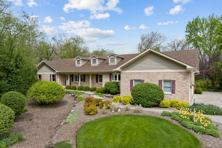 Property Photo:  44W664 Oakshire Lane  IL 60140 