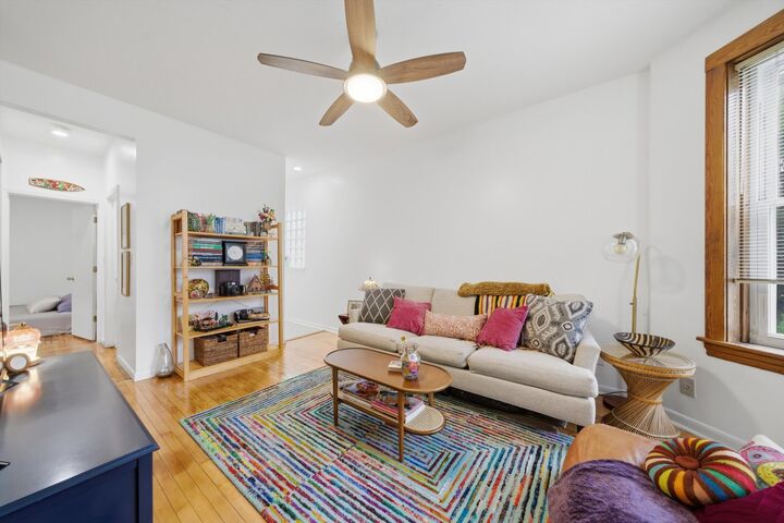 Property Photo:  