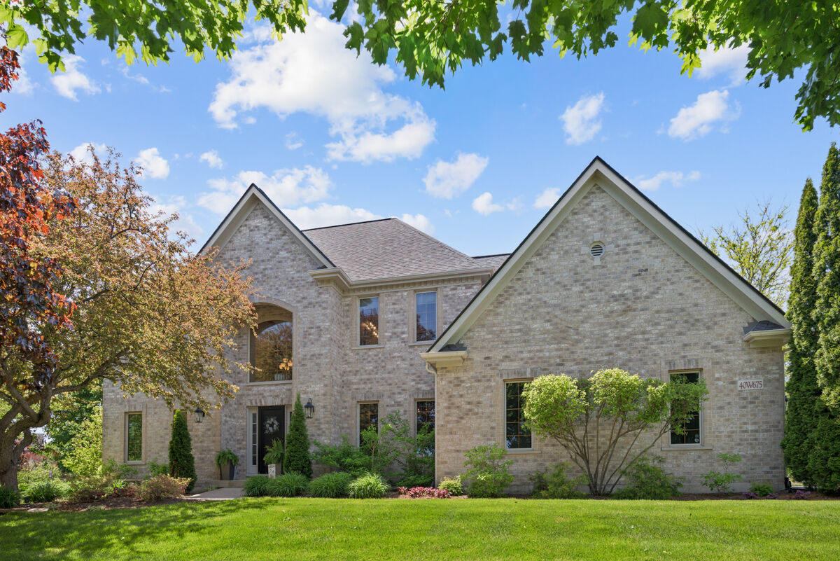 Property Photo:  40W675 Stonebriar Lane  IL 60124 