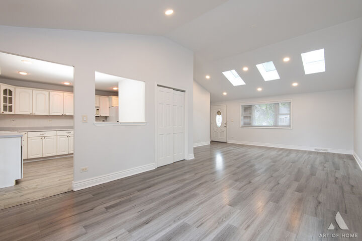 Property Photo:  10231 Hawthorne Drive  IL 60462 