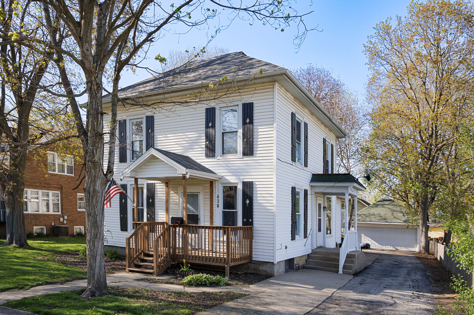 Property Photo:  436 W Washington Street  IL 60152 
