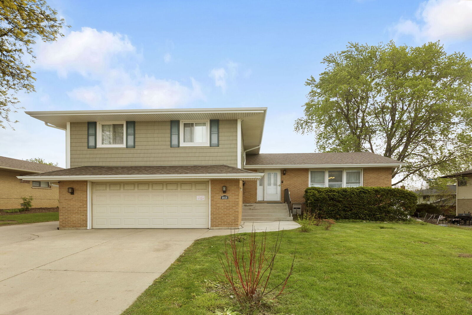 Property Photo:  4608 Sycamore Lane  IL 60008 
