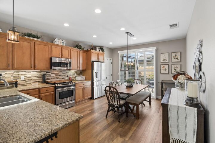 Property Photo:  7809 Barnsley Way  CA 95757 