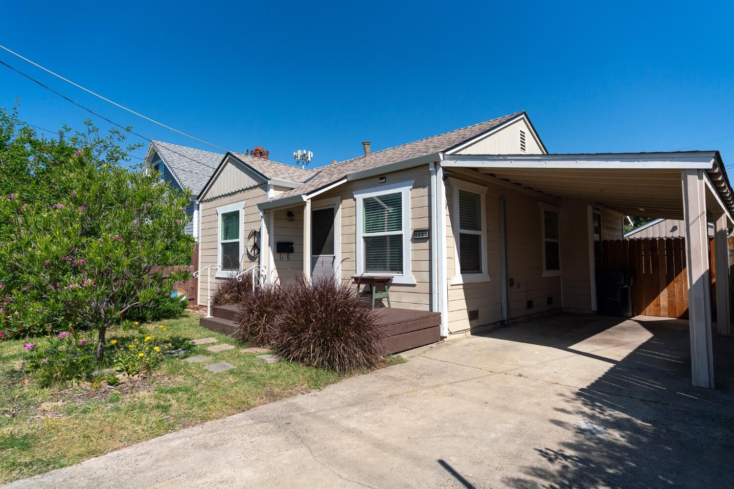 Property Photo:  5223 15th Avenue  CA 95820 