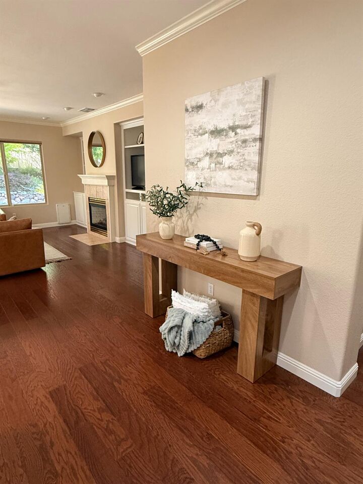 Property Photo:  114 Ivy Arbor Ct.  CA 95648 