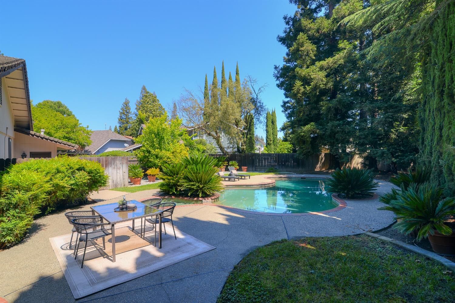 Property Photo:  7107 Riverside Boulevard  CA 95831 