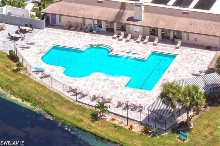 Property Photo:  204 Estelle Court  FL 34112 